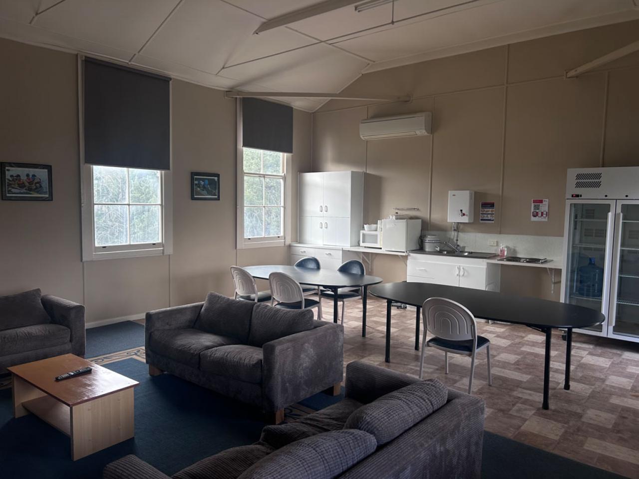 Acacia lodge common room - Lake Keepit Sport and Rec Centre